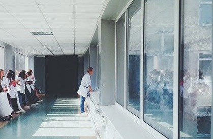 Divisores y mamparas de protección para COVID-19